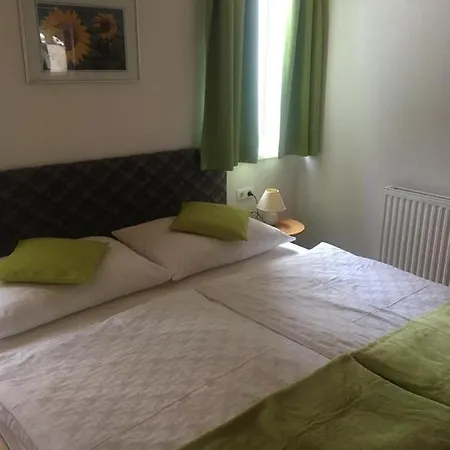 - Kirchboden Lejlighed Hofmark